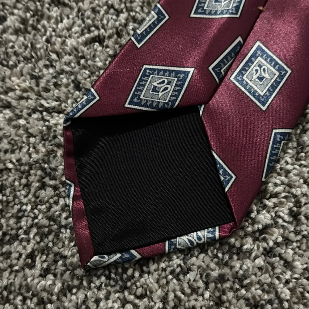 Wembley Starshine Prints Maroon/Blue/Grey Neck Tie